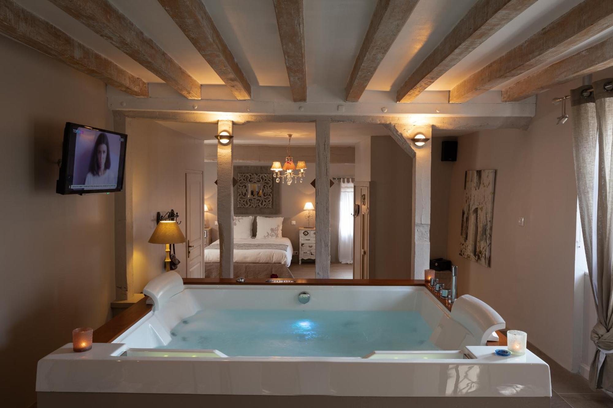 Charme Au Fil De L'Eau Hotel Vendieres Buitenkant foto